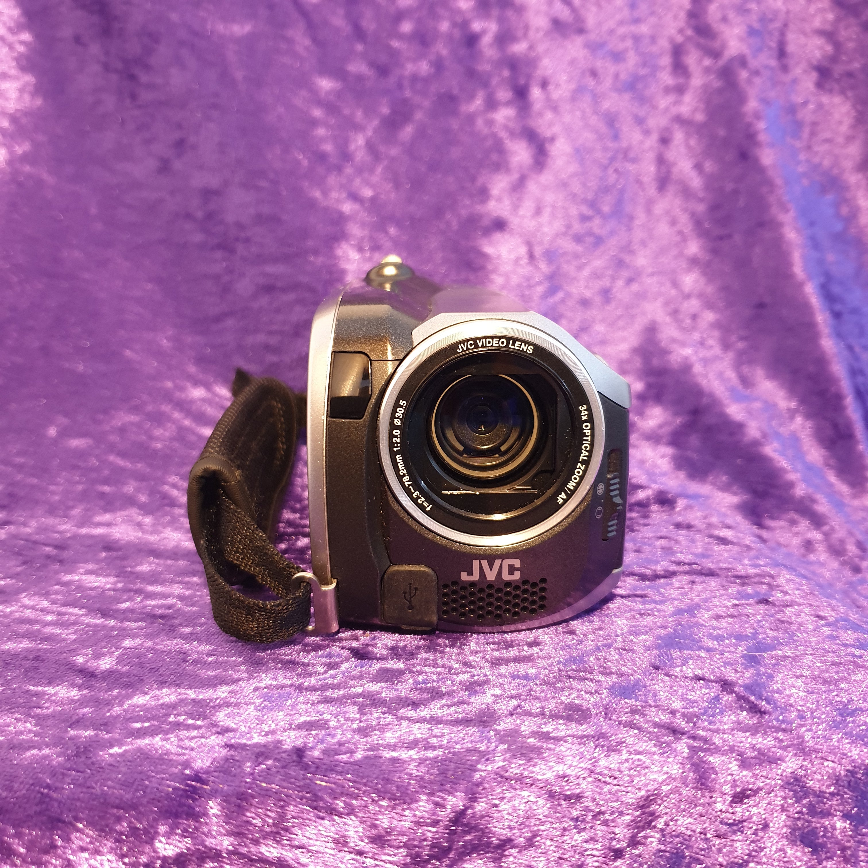 JVC Everio GZ-MG130e