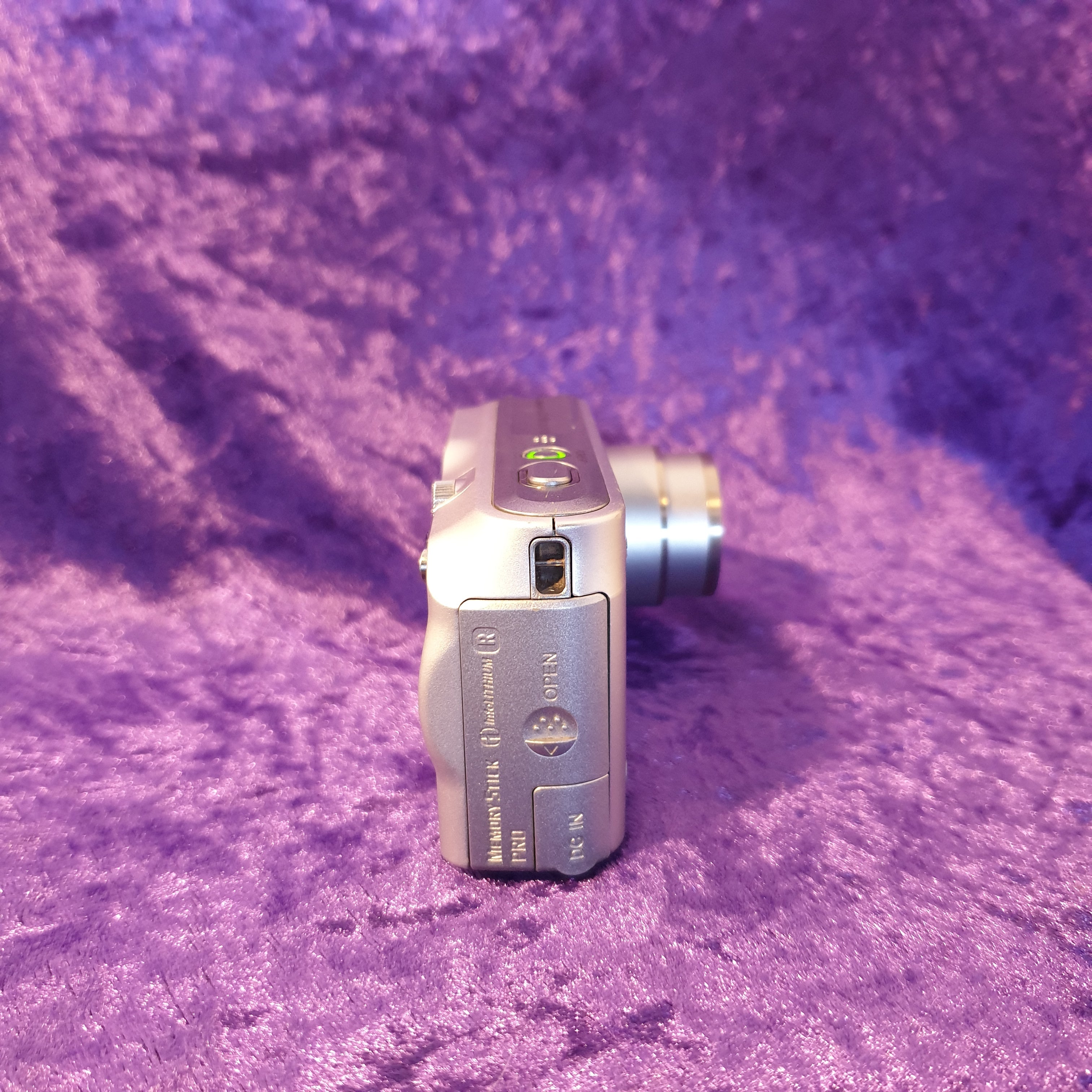 Sony Cybershot DSC-P200