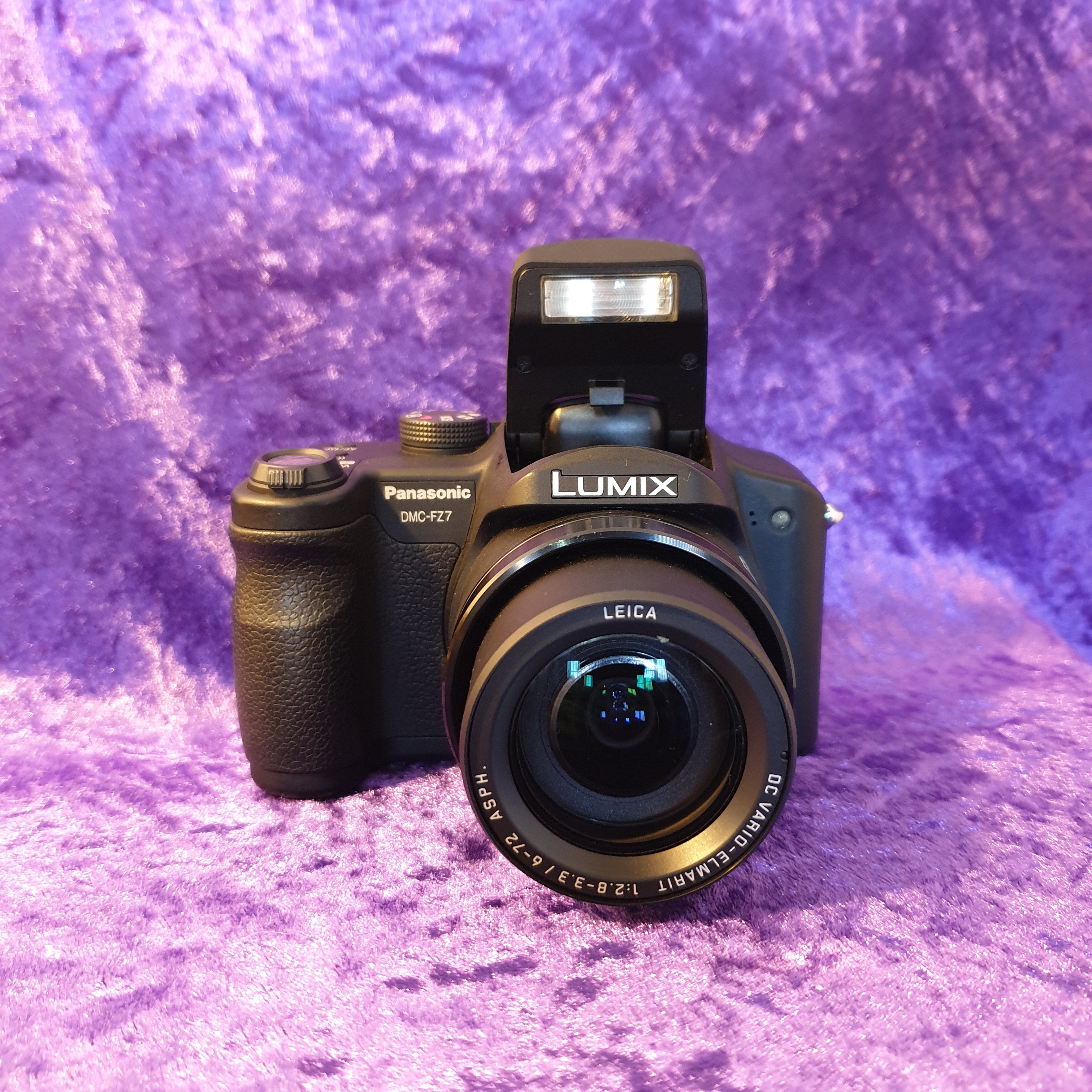 Panasonic Lumix DMC-FZ7 (Black)