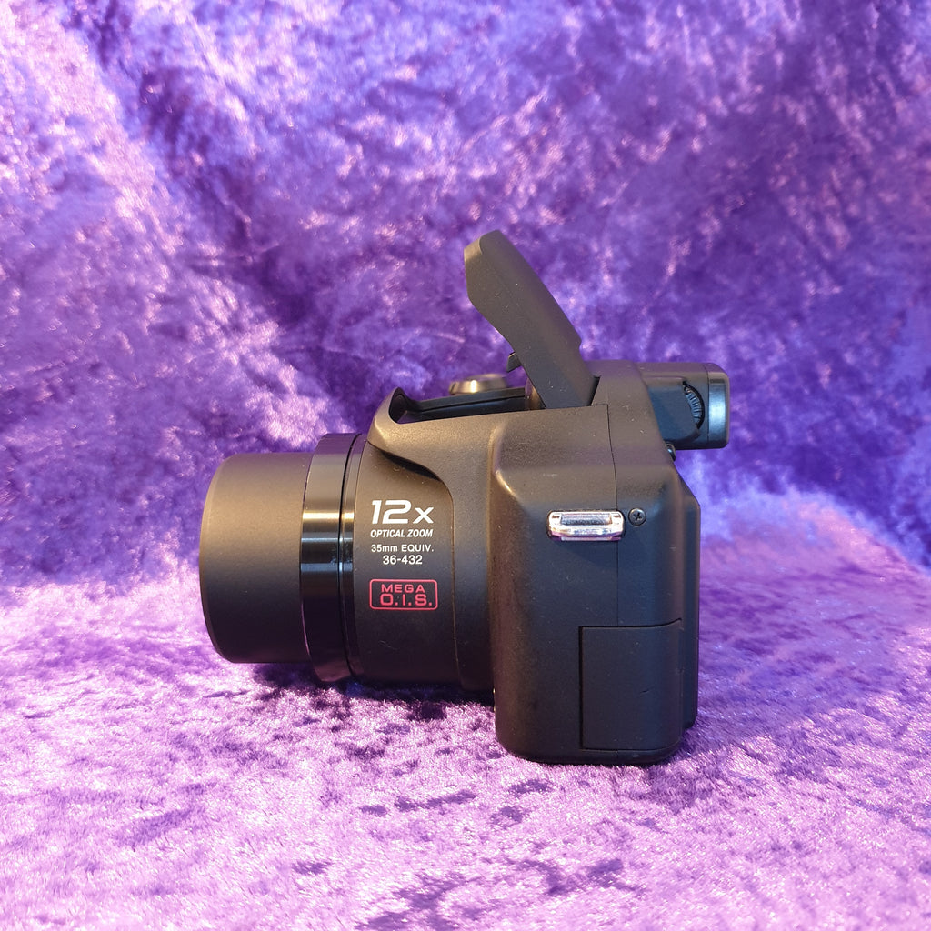 Panasonic Lumix DMC-FZ7 (Black)