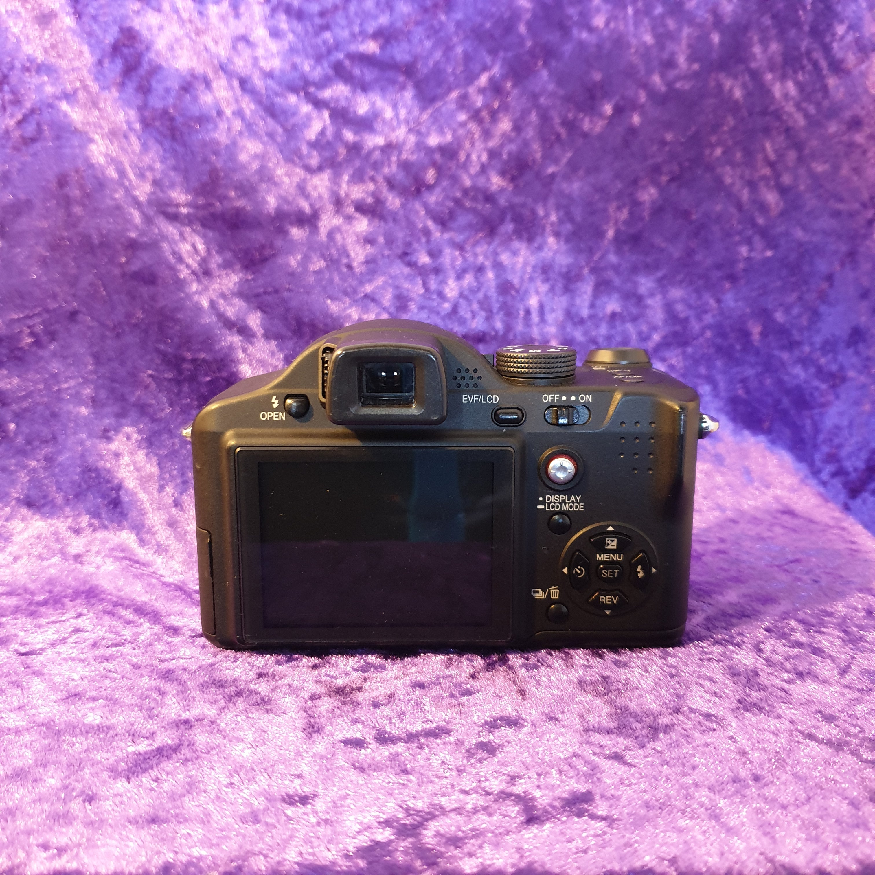 Panasonic Lumix DMC-FZ7 (Black)