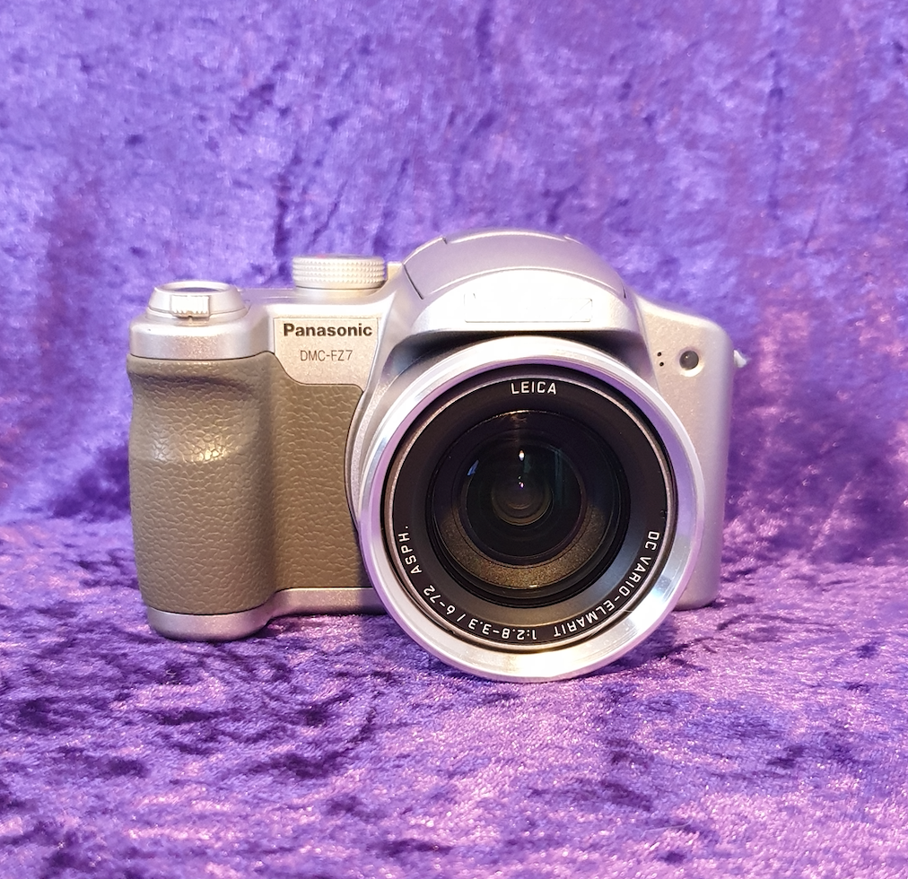 Panasonic Lumix DMC-FZ7 (Silver)